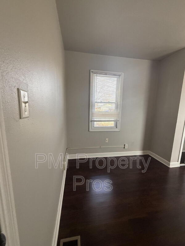 Building Photo - 2406 N 41st St