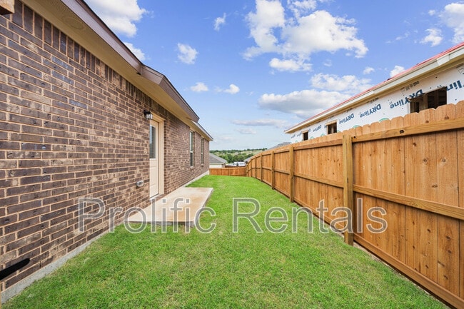 Building Photo - 101 Leon Ln