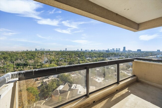 Building Photo - 49 Briar Hollow Ln