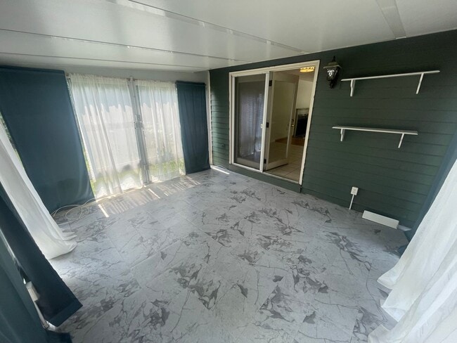 Building Photo - 3 Bedroom on a Large Plot