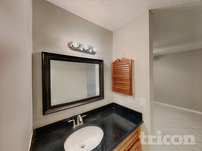 Building Photo - 6324 Frost Dr