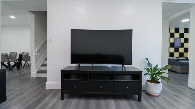 Building Photo - 15330 SW 134th Pl