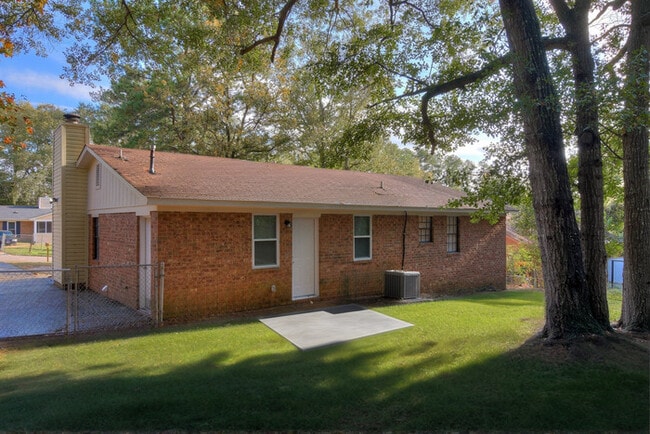 Building Photo - 3565 Kindling Dr