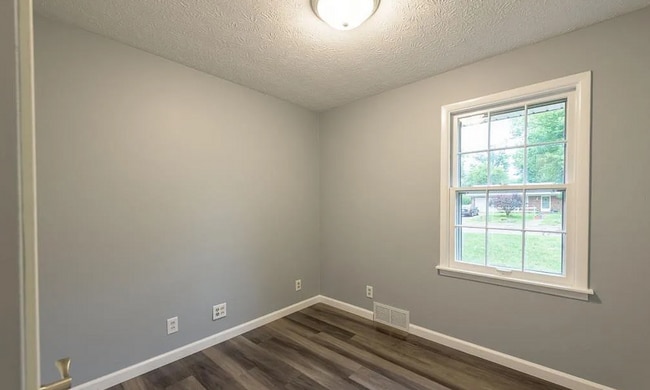 Building Photo - Fully Remodeled 3 Bedroom, 3 Bath Close To Purdue!