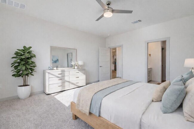 Building Photo - 10932 Defender Trl