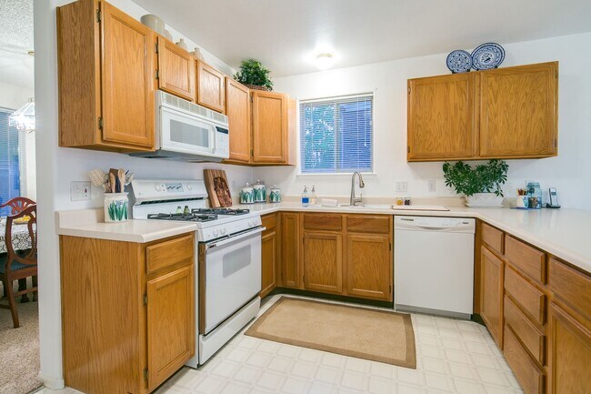 Building Photo - Spacious and Serene Home with Ideal Location near Parks, Trails, and Schools!