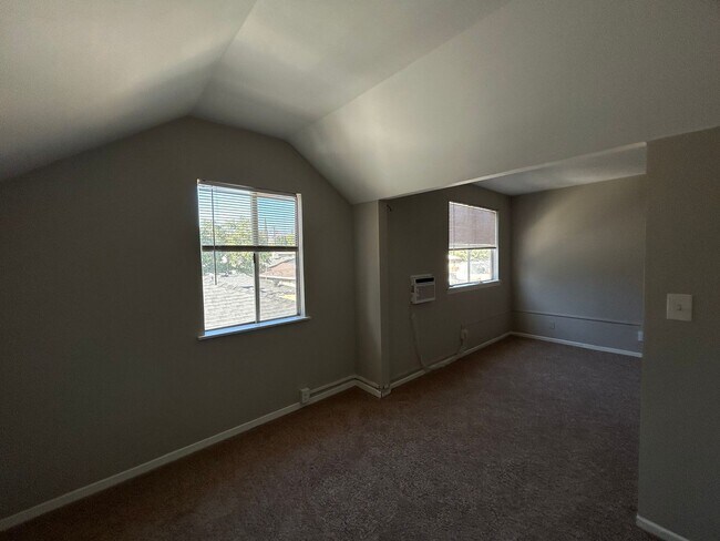 Building Photo - 450 N Taylor St