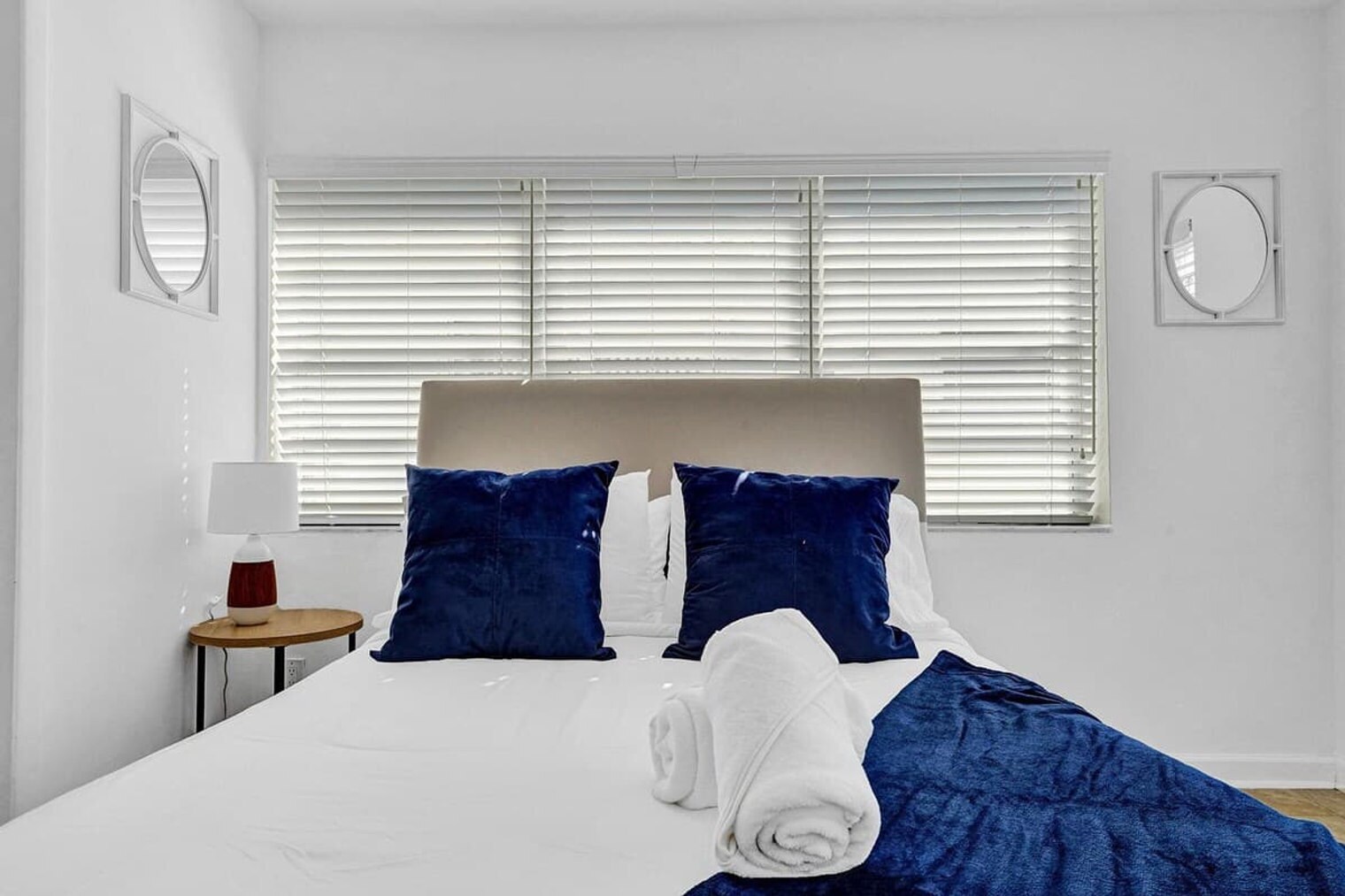 Building Photo - 335 Desoto St