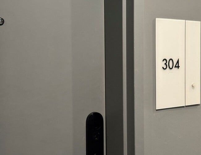 Building Photo - Maison à SOMA  |Secured Smart Access. Mode...