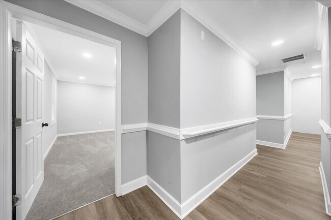 Building Photo - 5399 Northland Dr