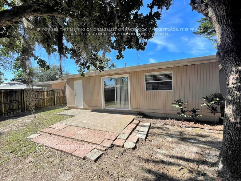 Building Photo - 8505 Temple Park Dr