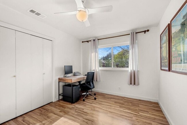 Building Photo - 6803 Castlekeep Way