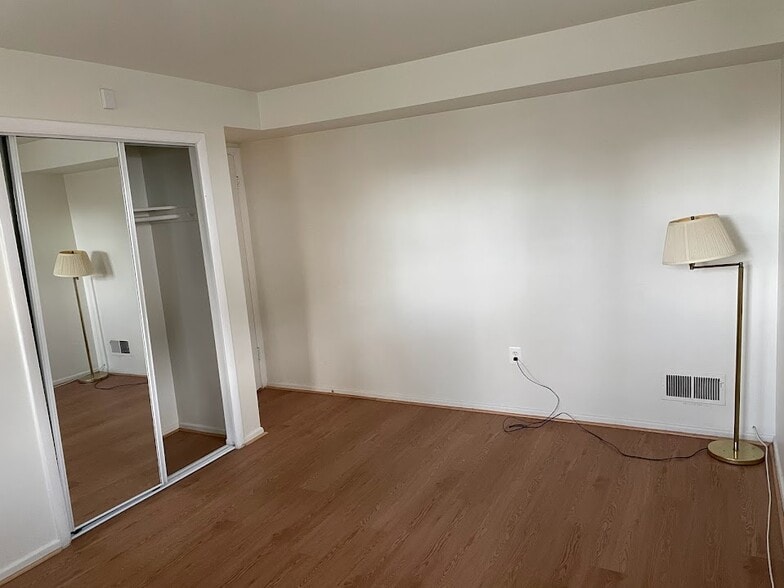 Building Photo - 9510 Lawnsberry Ter