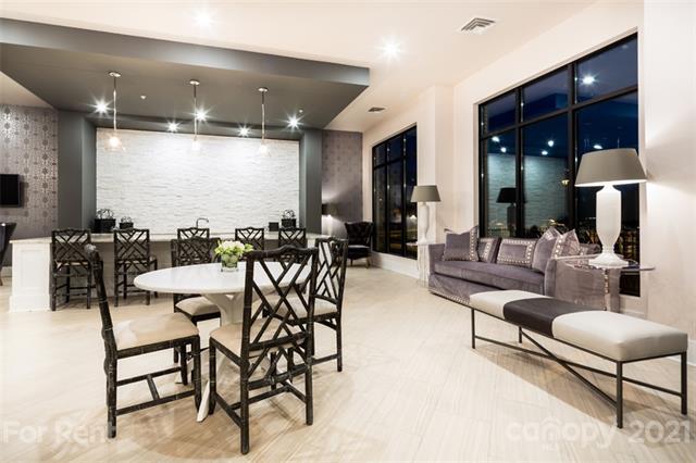 Building Photo - 9921 Holly Center Dr