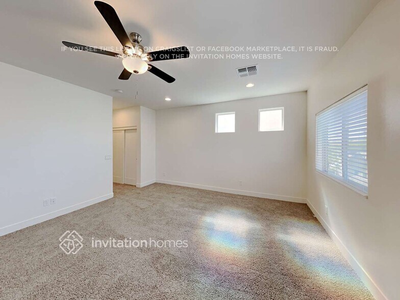 Building Photo - 16505 S 10th St