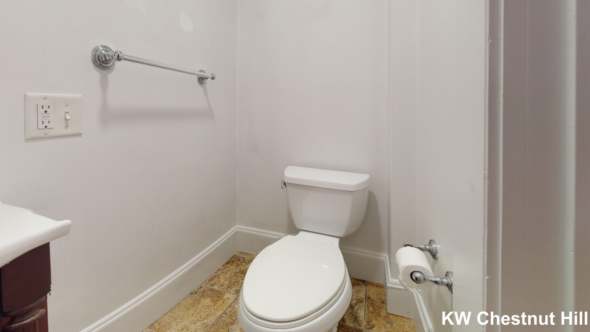 Building Photo - 10 Cherokee St