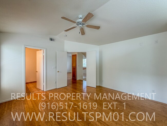 Building Photo - Great Elk Grove 2 Bedroom plus Loft Home