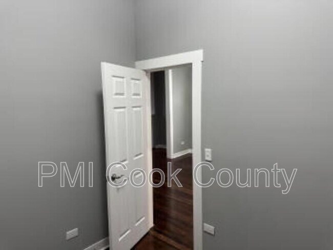 Building Photo - 1950 S Trumbull Ave