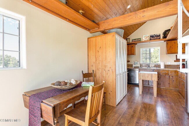 Building Photo - 1052 Hacienda Dr