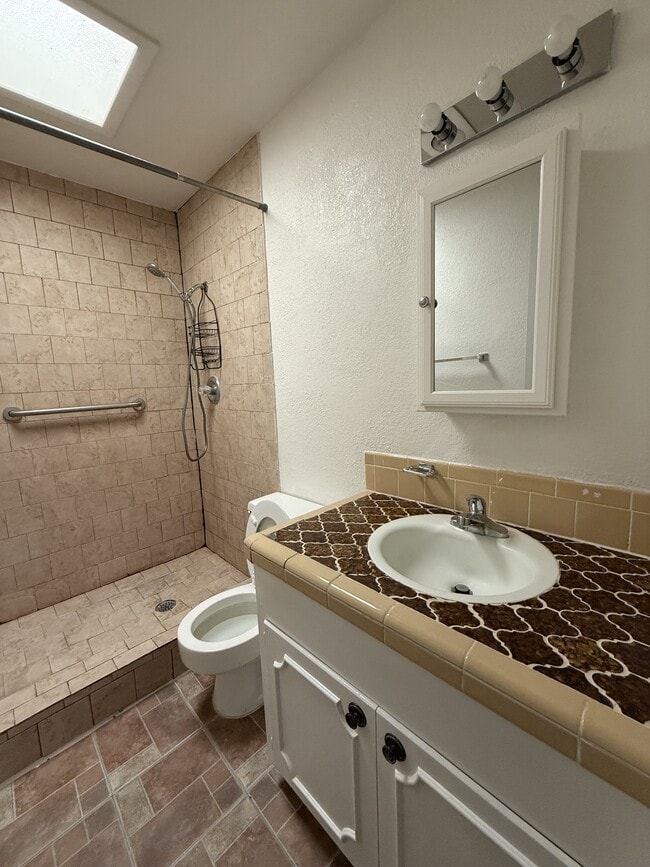 Building Photo - 6828 Escondido Dr