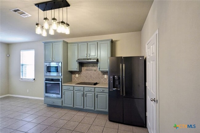 Building Photo - 2065 Dove Crossing Dr