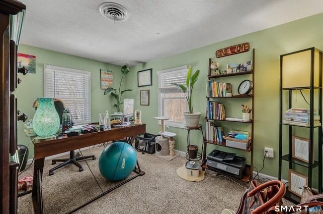 Building Photo - 349 Naubuc Ave