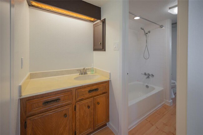 Building Photo - 16623 Park Green Way