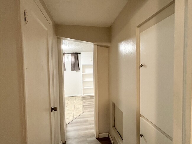 Building Photo - 416 Cornell Dr