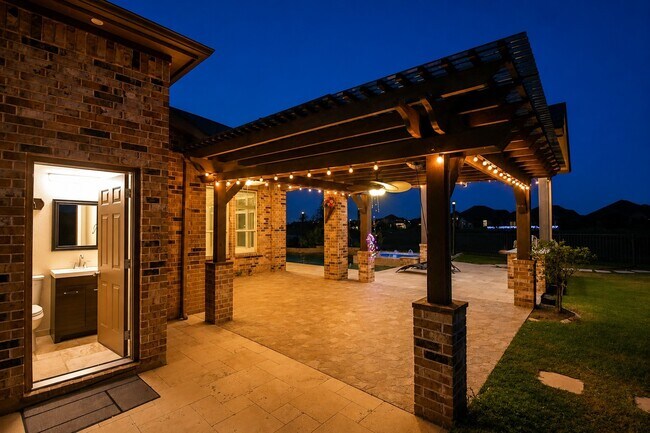 Building Photo - 19903 Oakland Knoll Cir