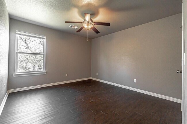 Building Photo - 109 2nd Ave