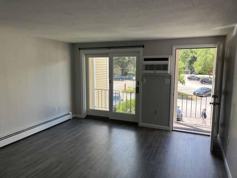 Building Photo - 808 Cocheco Ct