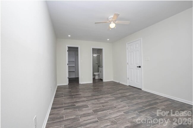 Building Photo - 9501 Fairway Ridge Rd