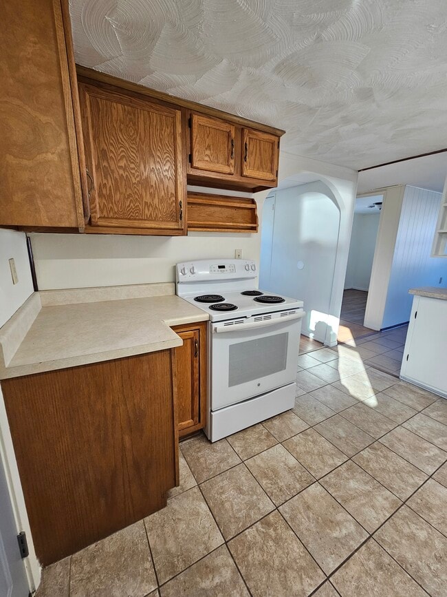 Building Photo - 2407 W 7th St