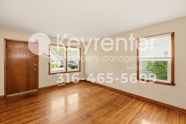 Building Photo - Charming 3-Bedroom Home with Original Hardwood Floors & Large Backyard