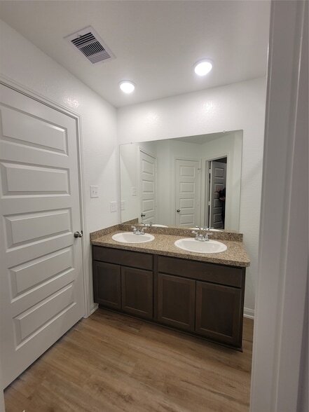 Building Photo - 11732 Whirlaway Dr