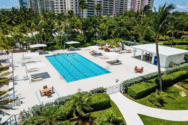 Building Photo - 607 Ocean Dr