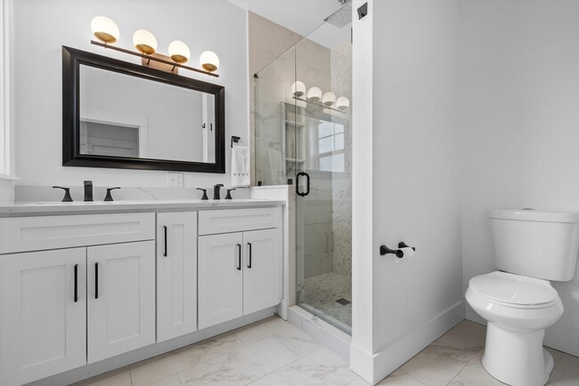 Building Photo - 38 Chester St