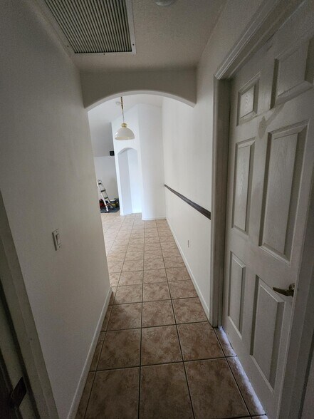 Building Photo - 1007 Deddington Pl