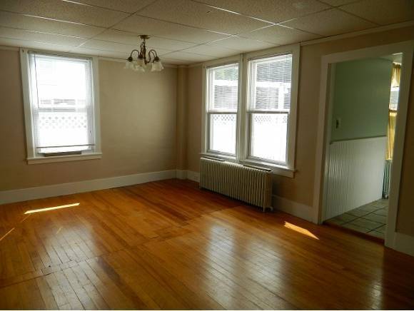 Building Photo - 54 Bank St