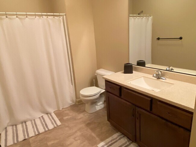 Building Photo - 2715 Bobcat Dr