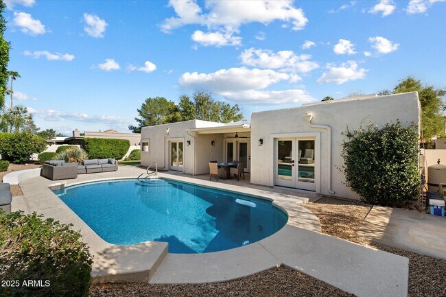 Building Photo - 8338 E San Rafael Dr