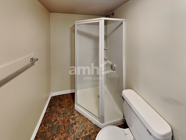 Building Photo - 451 W 225 N