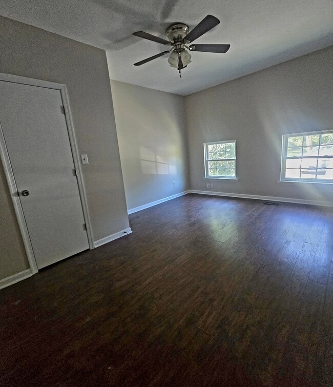 Building Photo - 109 Griffin St