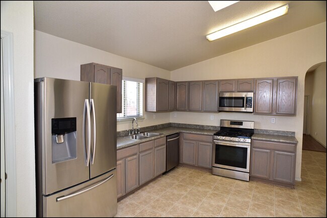 Building Photo - 14325 Island Point Dr