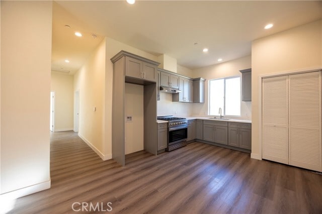 Building Photo - 2558 S 10th Ave