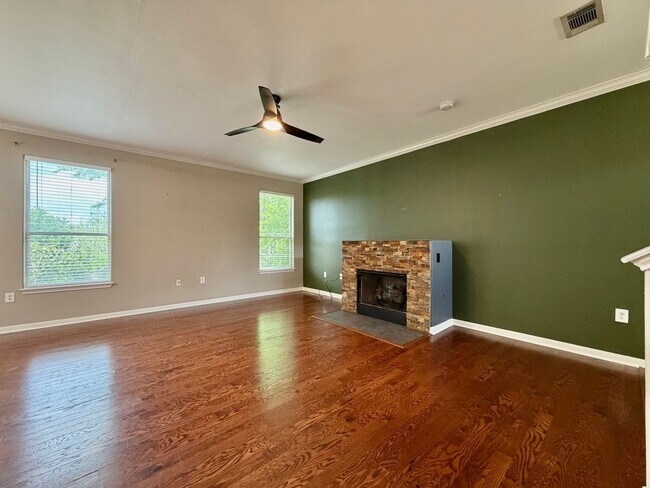 Building Photo - 3300 Forest Creek Dr