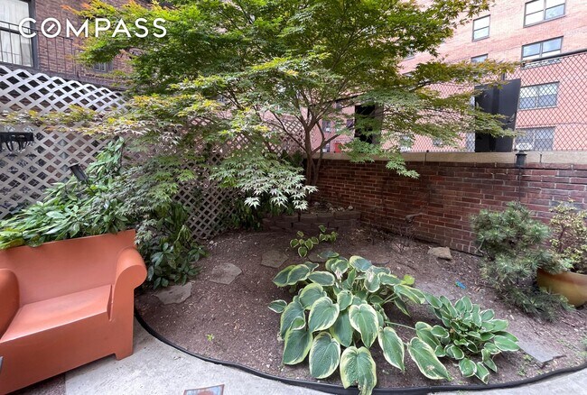 Building Photo - 710 St Nicholas Ave