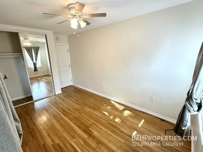 Building Photo - 1Bed 1Bath with In Unit Washer/Dryer and B...