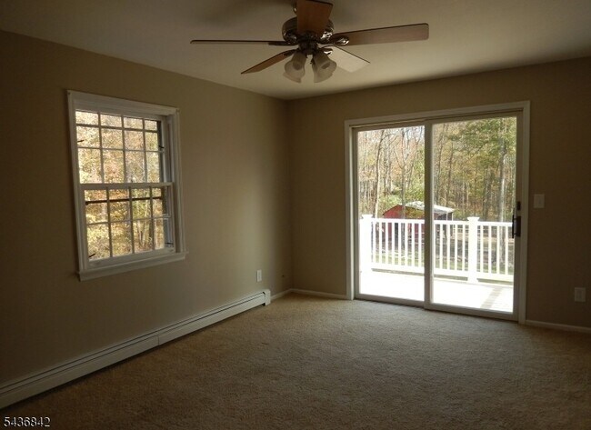 Building Photo - 18 Red Barn Ln