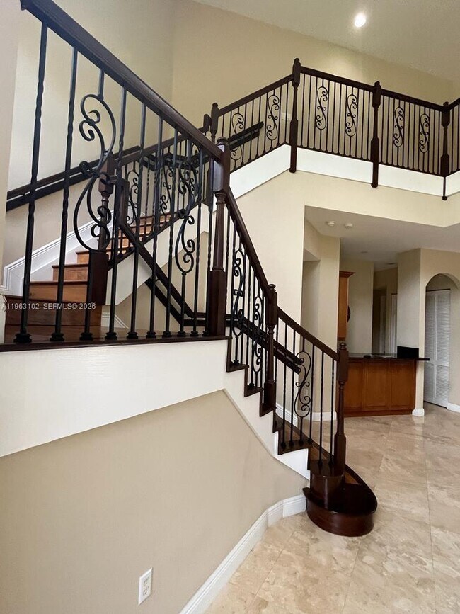 Building Photo - 2750 Jockey Cir